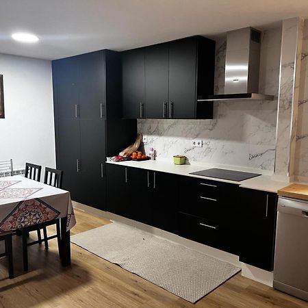 Апартаменти Duplex Bertamirans Angeles Екстер'єр фото